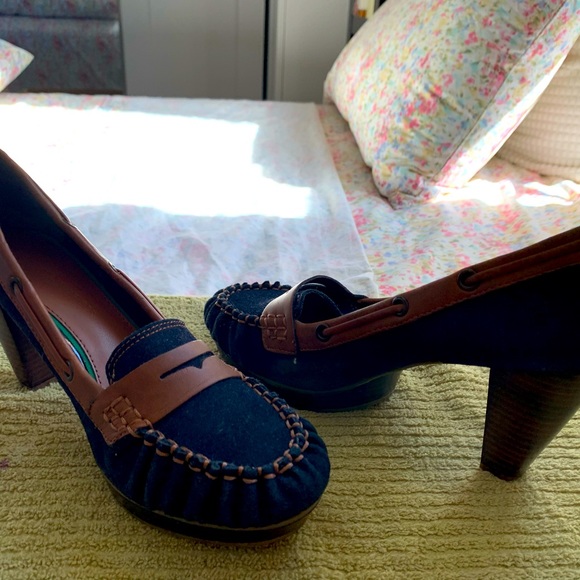 Tommy Hilfiger Slip on Heels - Picture 2 of 2